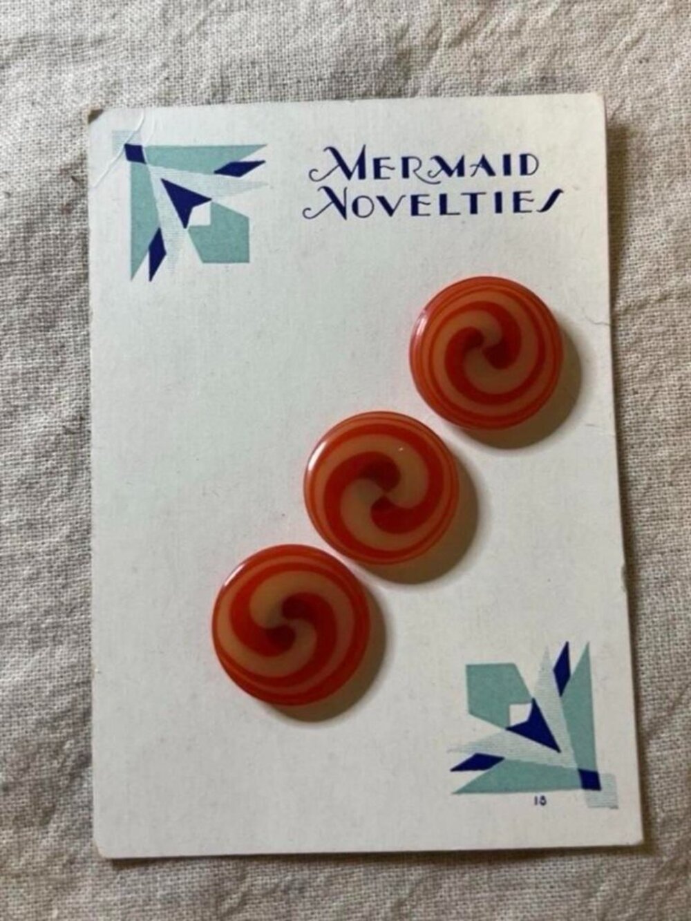 Vintage Button Art Deco Fun Art Crafts Design Colorful Pack of 6 Circa 1940s
